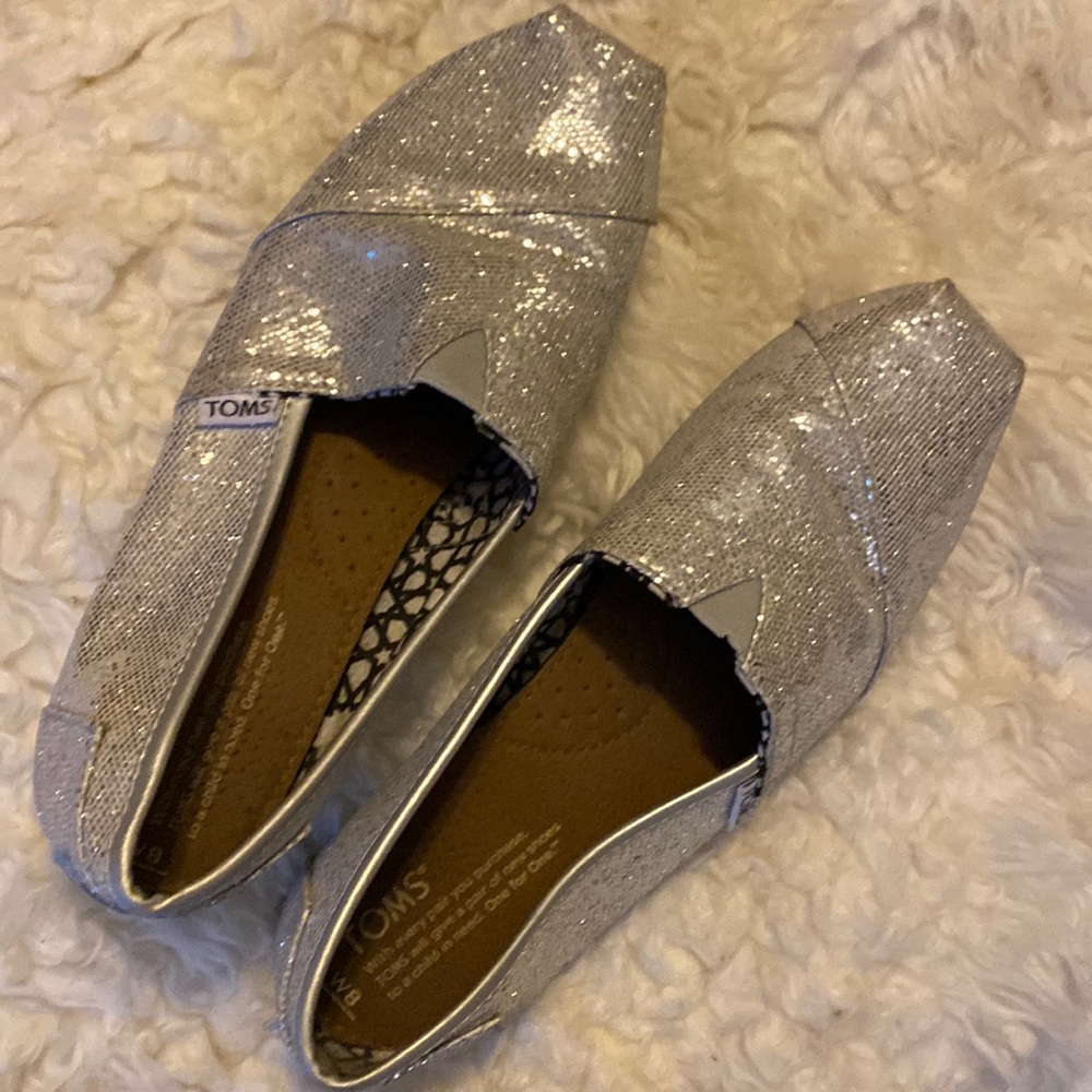 💫TOMS